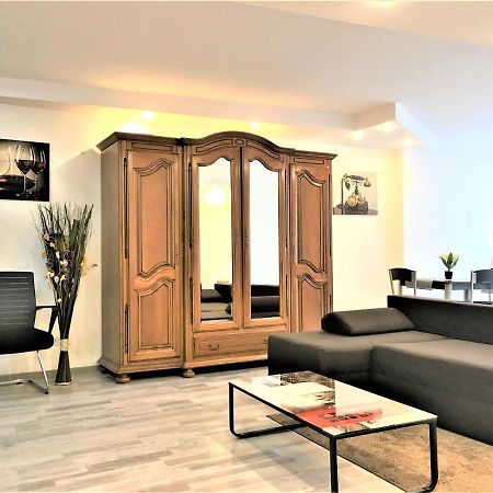 Large Apartment In Ultra-Central Location Брашов Екстер'єр фото