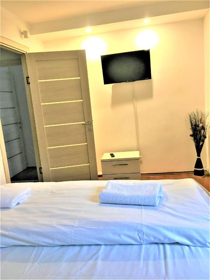 Large Apartment In Ultra-Central Location Брашов Екстер'єр фото