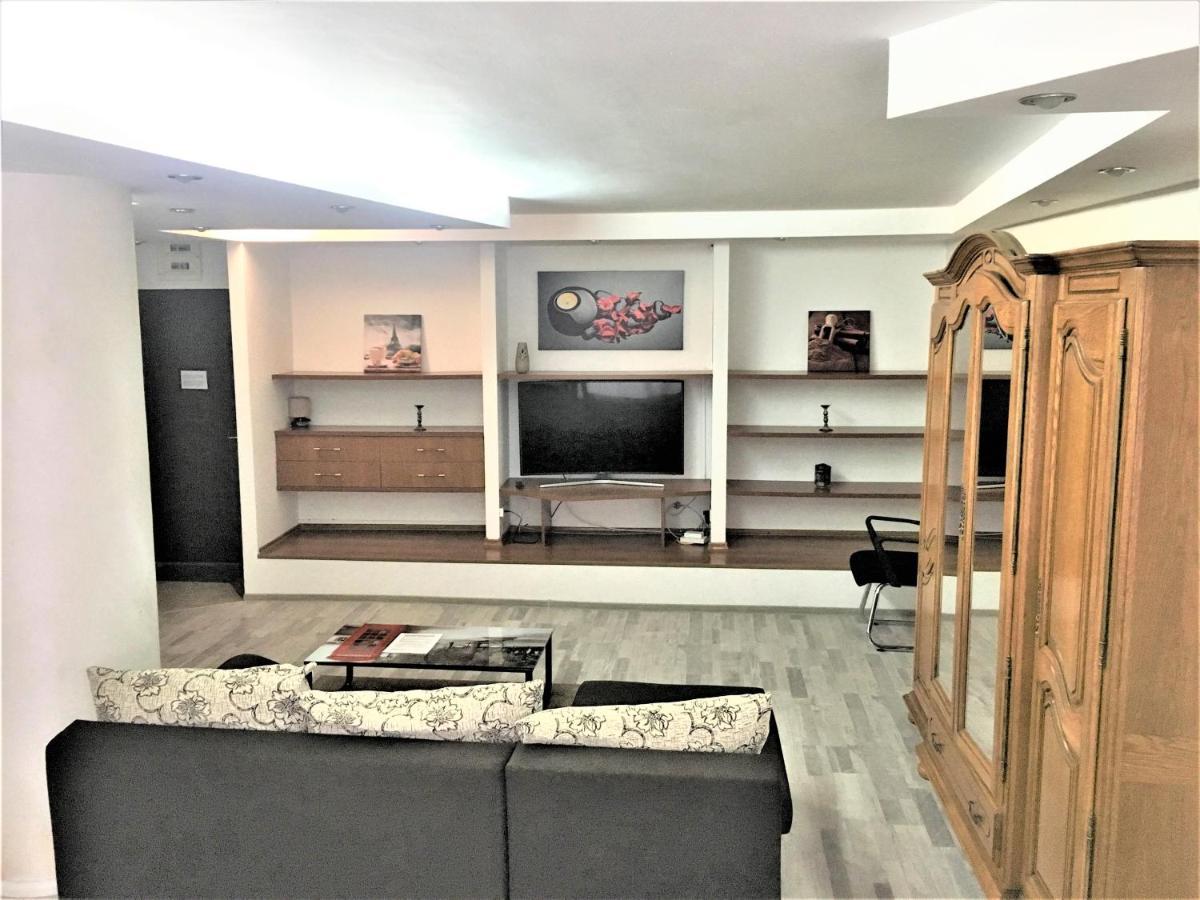 Large Apartment In Ultra-Central Location Брашов Екстер'єр фото